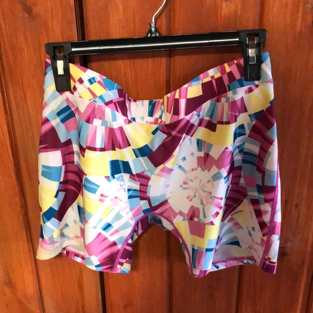 Under Armor geographic print compression shorts